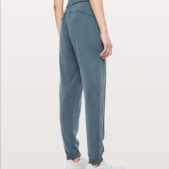 Lululemon Lab Lisse Jogger - Picture 8 of 8